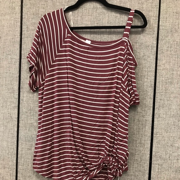 Off shoulder top - Picture 1 of 1